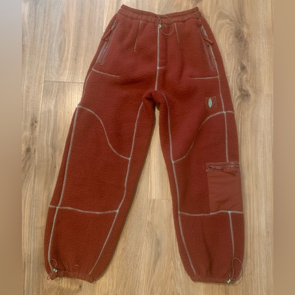 free people movement Pants - Free People Movement XS Hit The Slopes Fleece Pants Burgundy Sherpa Warm